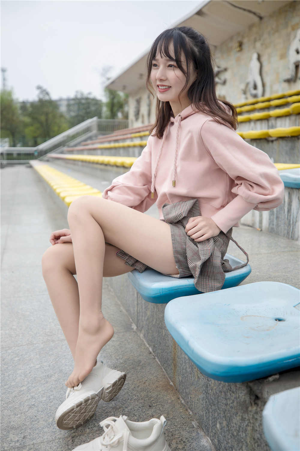 【在线看】梦丝女神 NO.002 玥玥 操场的校花小甜心 [64P] - XZWang-写真网-XZWang-写真网