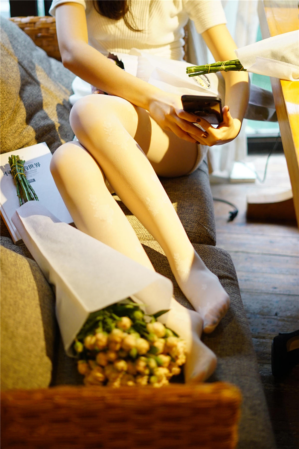 【在线看】袜小喵 KT025《被花耽误的一期》 - XZWang-写真网-XZWang-写真网