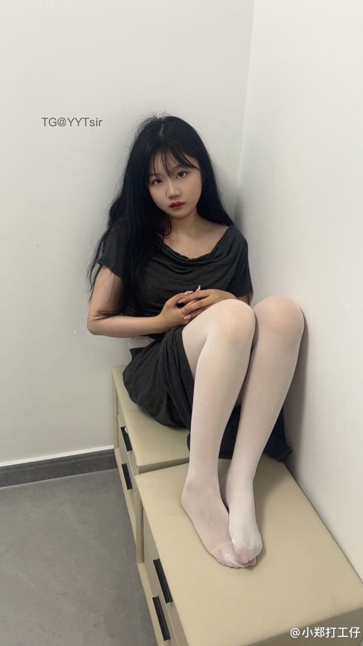 【在线看】抖音 小郑打工仔 微密圈 005期 【32P】 1 【在线看】抖音 小郑打工仔 微密圈 005期 【32P】 1