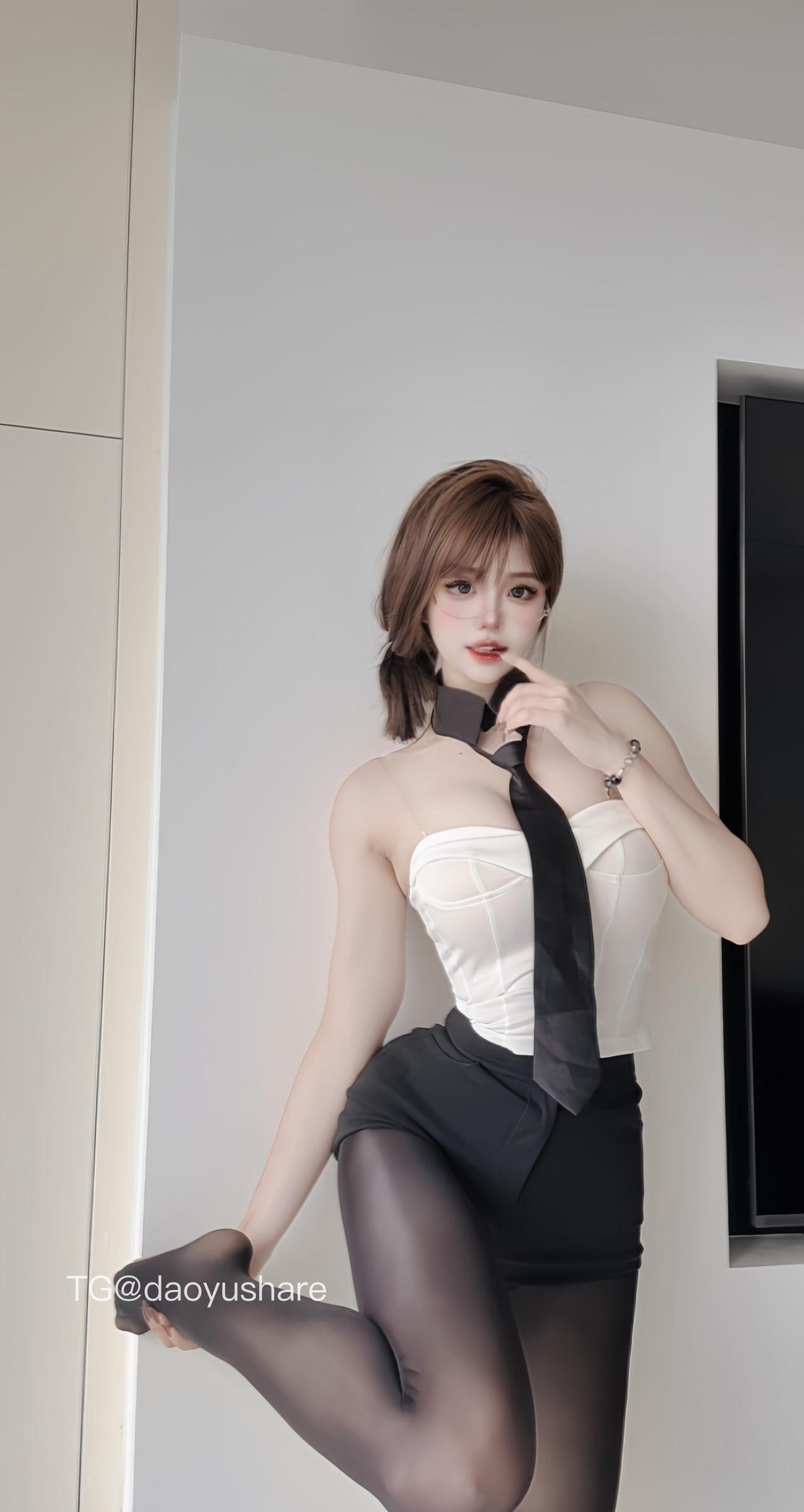 【在线看】抖音 空心柚七 岛遇 NO.003期 【12P5V】 1