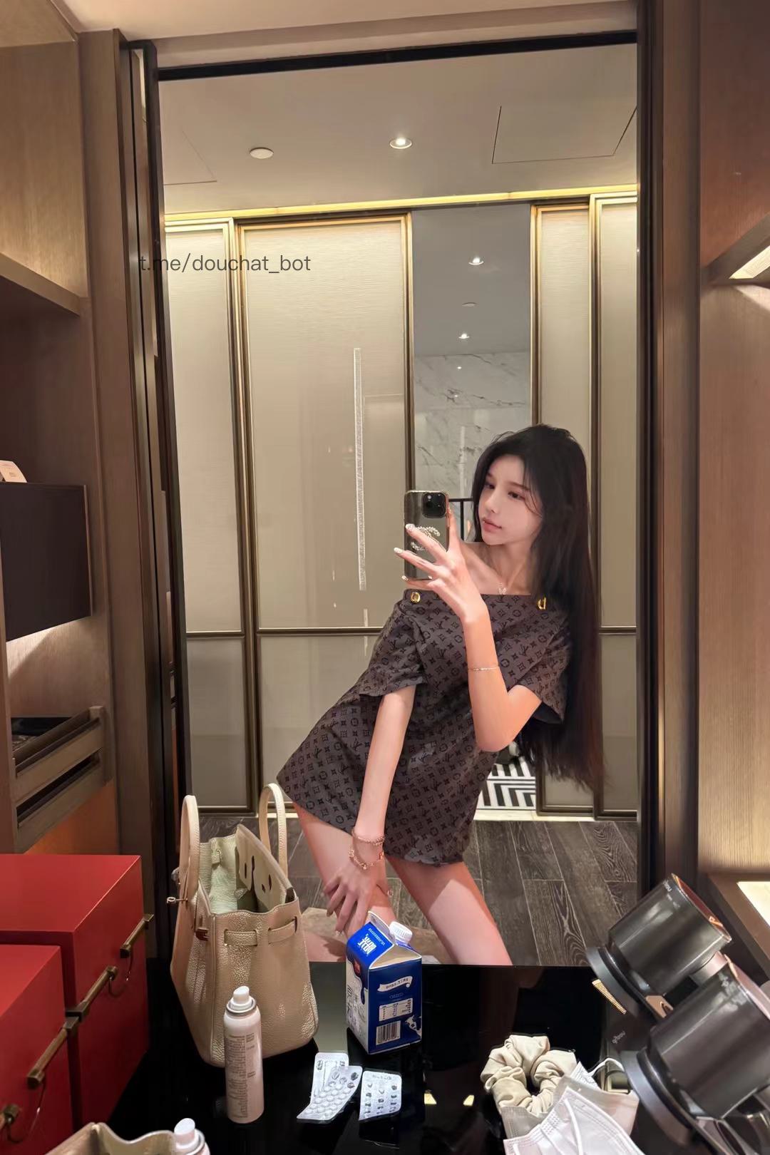 【在线看】抖音  曹思妮 铁粉空间 NO.001期 【32P10V】 1