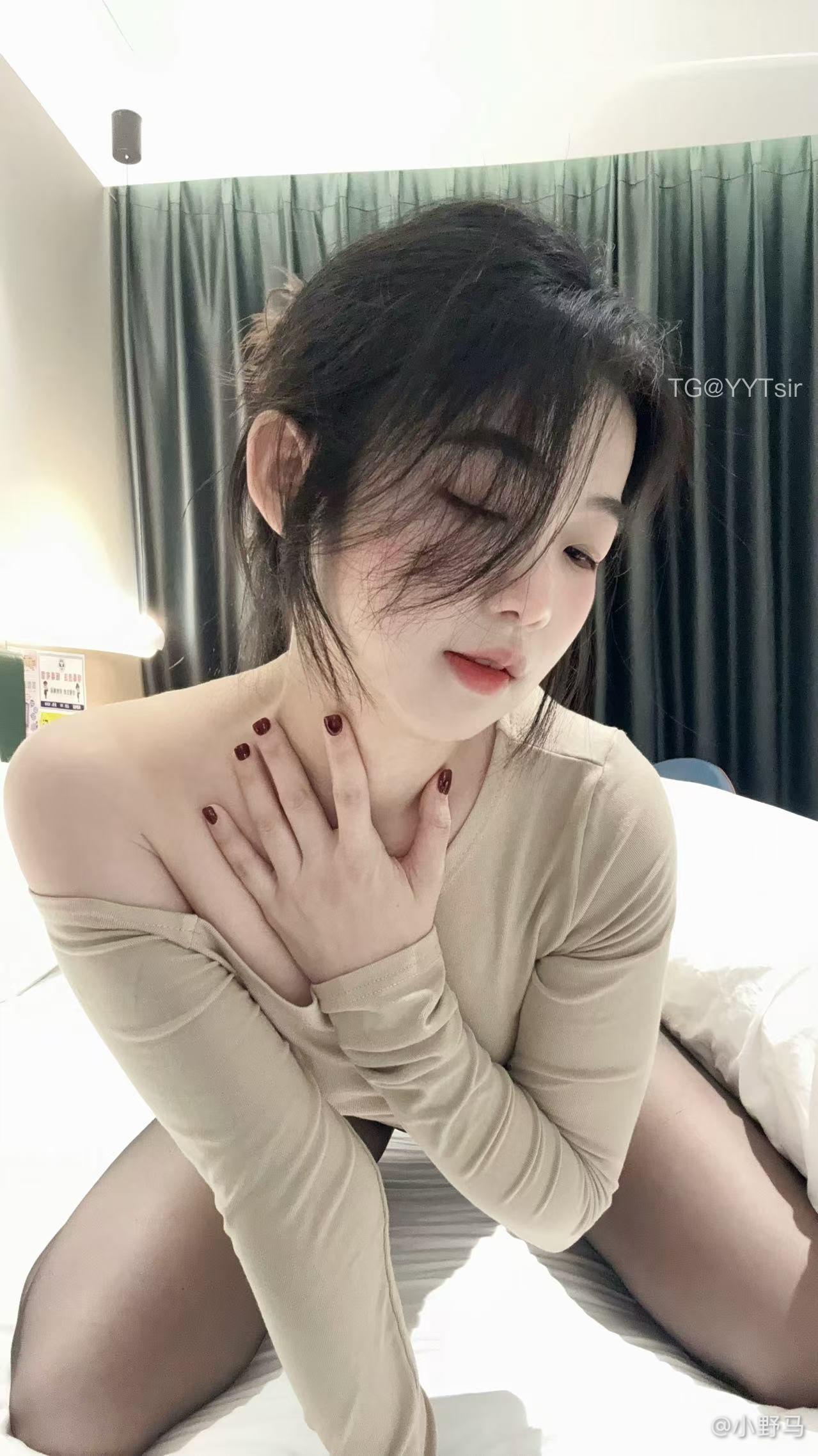 【在线看】抖音 小野马ovo 微密圈 NO.010期 【28P4V】 1