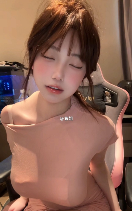 【在线看】抖音 狼狼喵 微密圈  NO.001期 【25P4V】 1