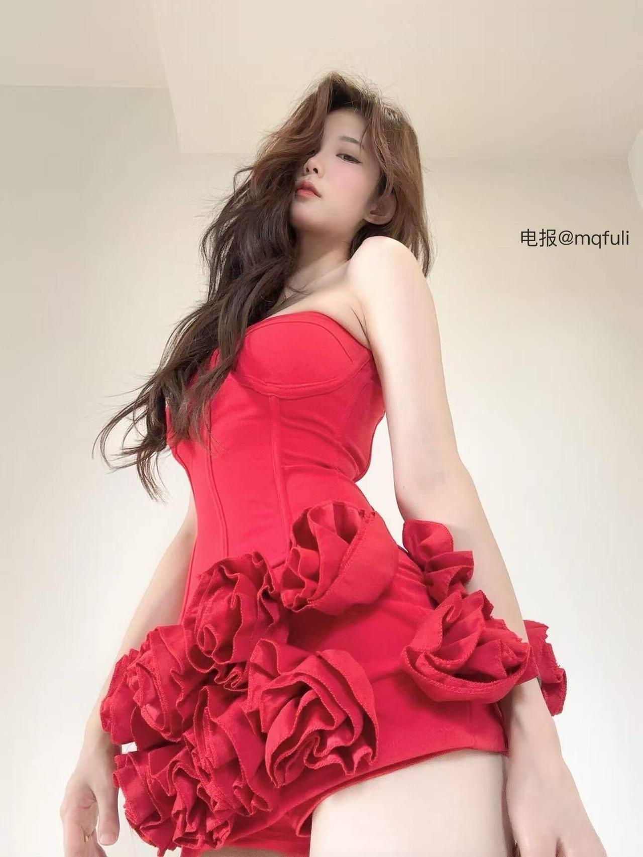 【在线看】抖音 小霞佩奇 岛遇 NO.009期 【12P】 1