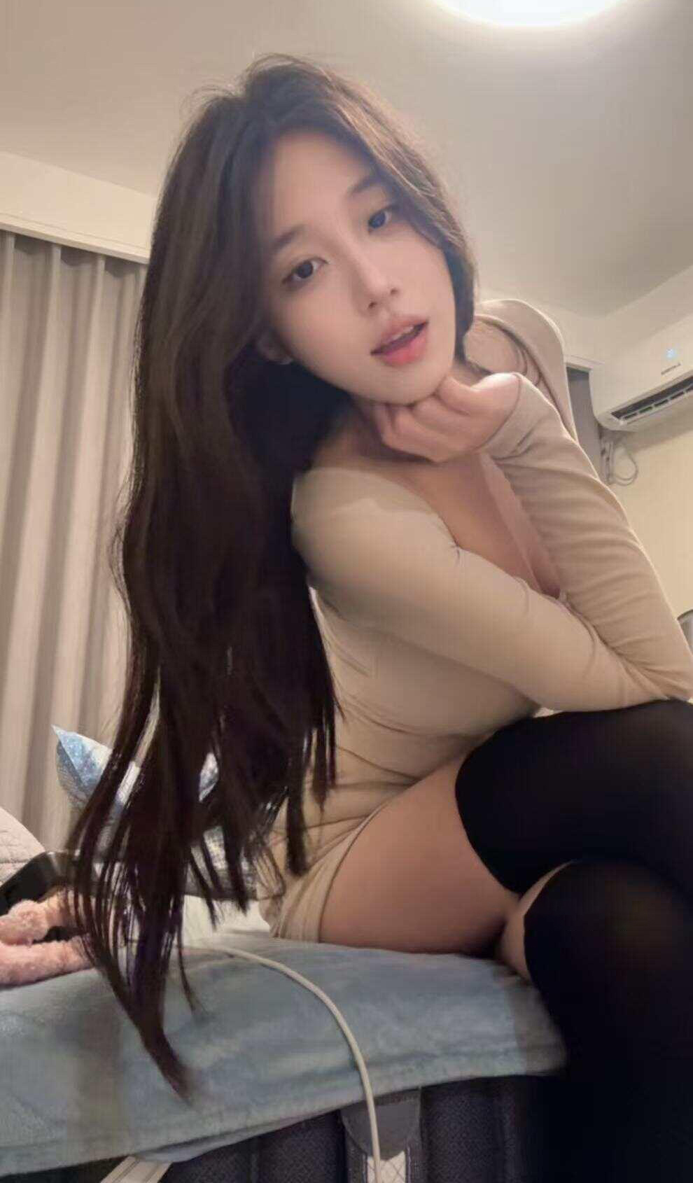 图片[1]-【在线看】抖音 静静爱吃糖 岛遇 NO.002期 【9P8V】 - XZWang-写真网-XZWang-写真网